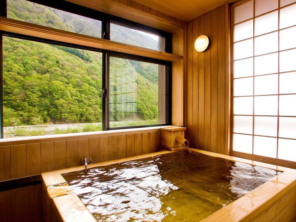 Yukimurasaki Takayama  Kamer foto